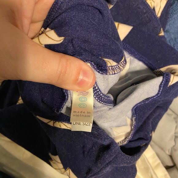 Paper Airplane Lularoe OS leggings - Picture 2 of 2